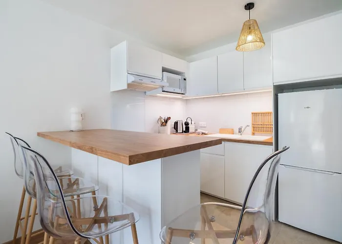 Pause Ensoleillee アパート