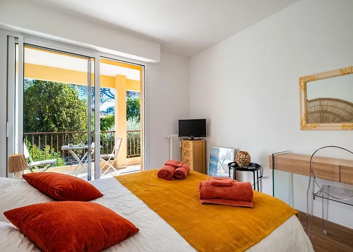 Pause Ensoleillee アパート Saint-Raphaël